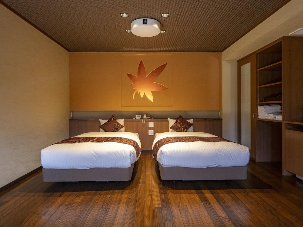 Takachiho Hanareno-yado Kamigakure