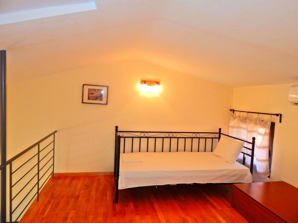 Kripis Studio Paliouri