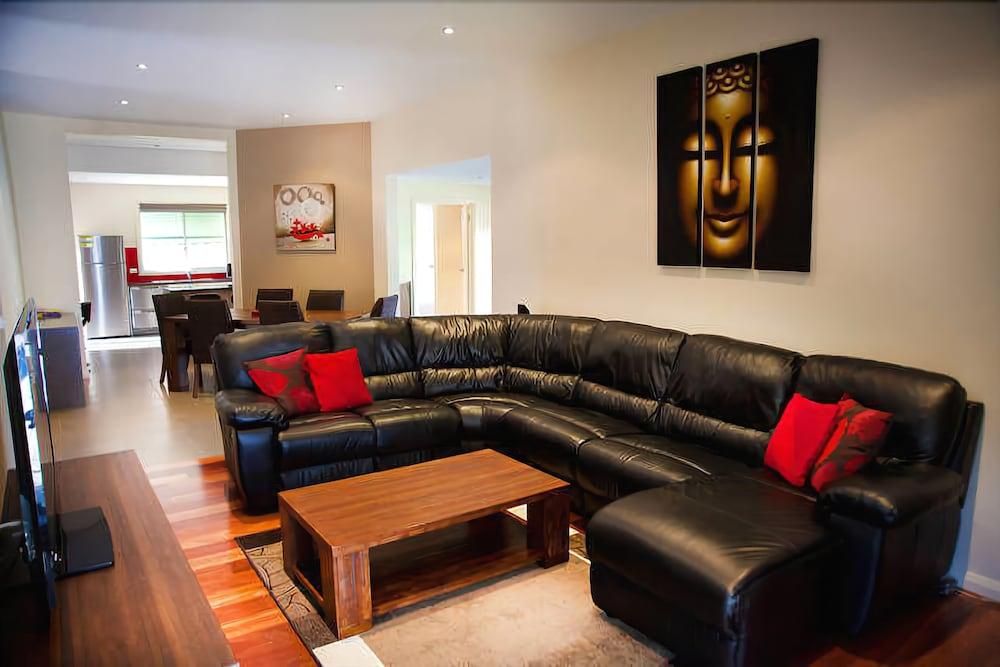 4 Anderson - In the Heart of Bright