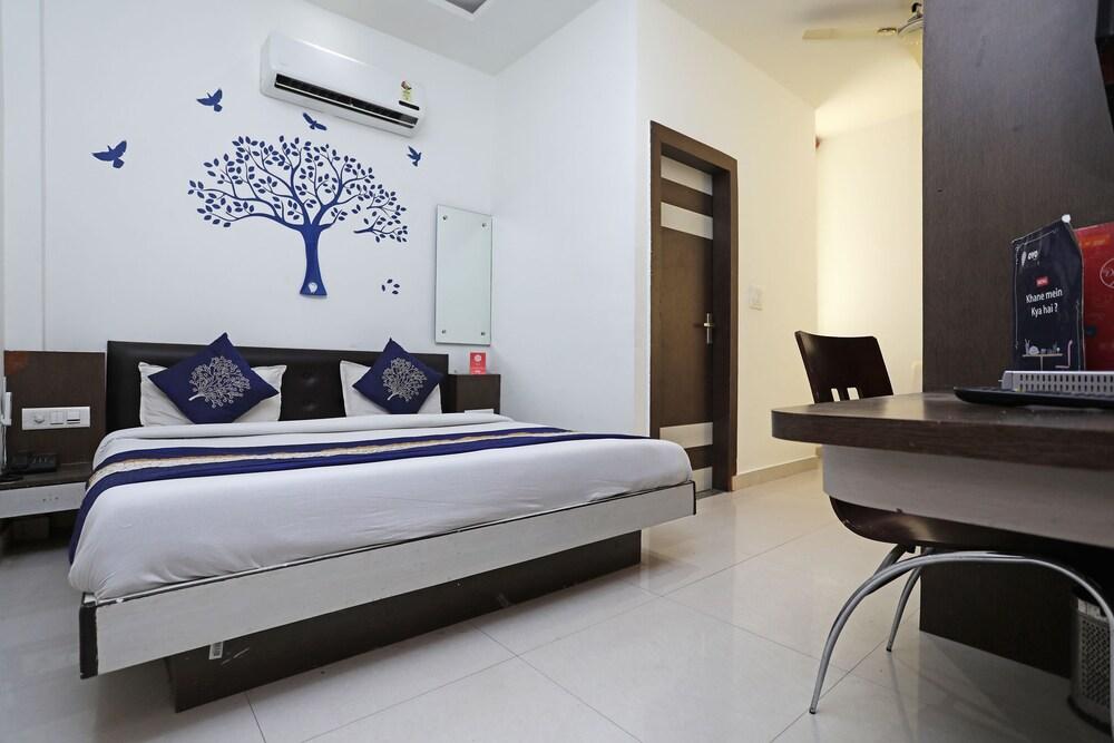 OYO 10454 Hotel Riviera