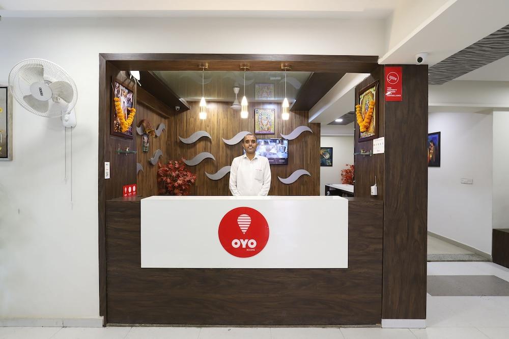 OYO 9238 Hotel Meet Palace