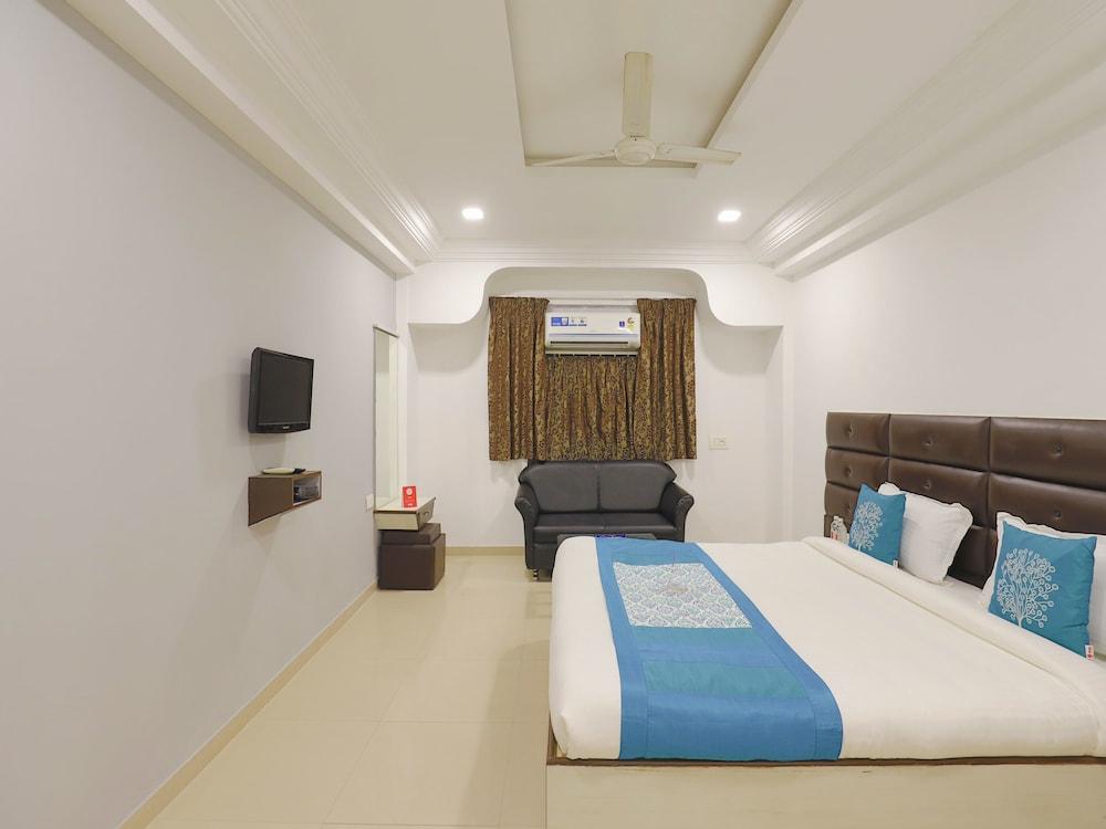 OYO Flagship 321 Vastrapur Ahmedabad