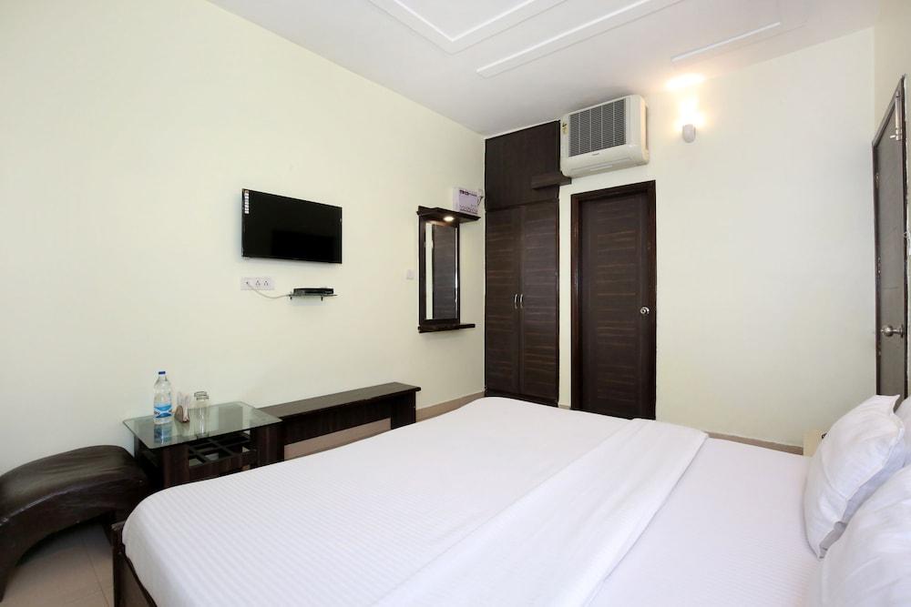 OYO 9243 Trumpets Hotel