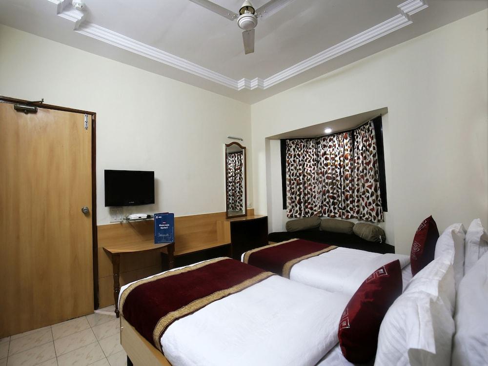 OYO 10416 Hotel Arts Executive