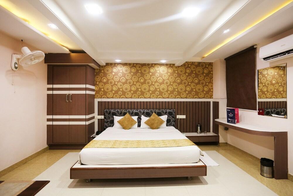 OYO Flagship 4558 The Surbhi