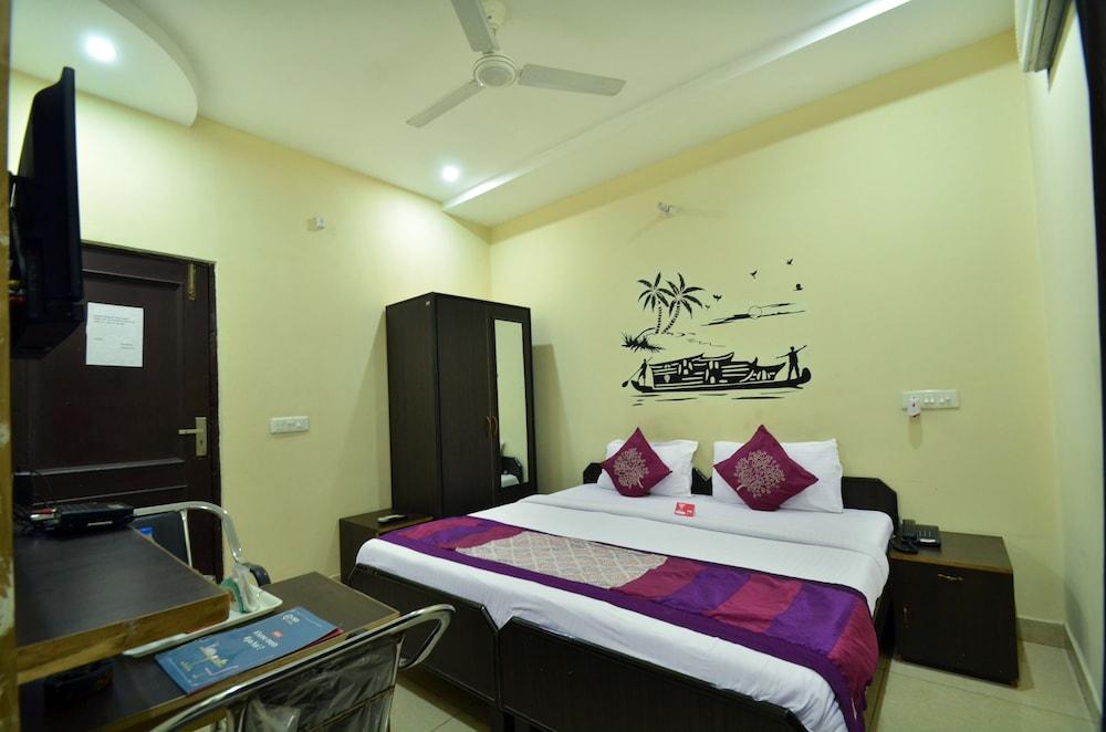 OYO 3004 Hotel Star City