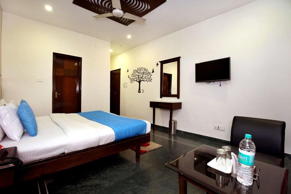 OYO 3987 Hotel Multitech