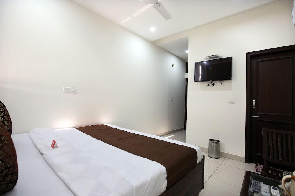 OYO 8959 New DK Palace