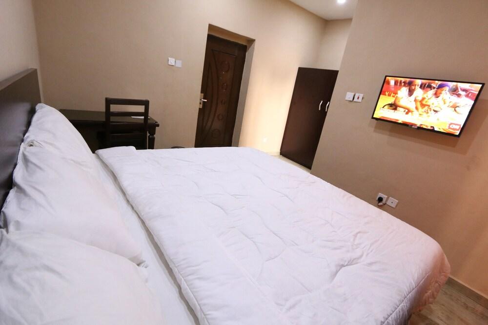 Iyore Grand Hotel & Suites 2