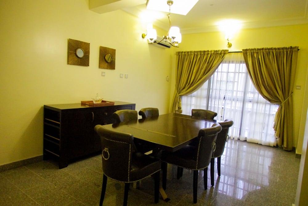 Gemini Place Apartments