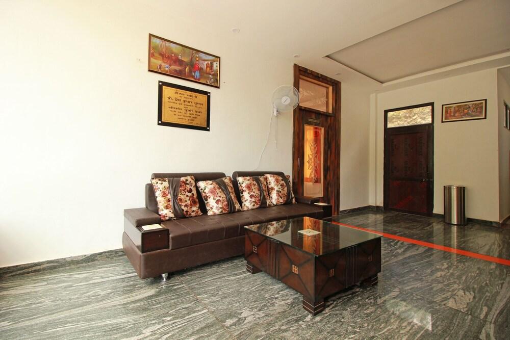 OYO 5509 Hotel Chandni