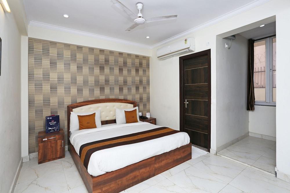 OYO 6812 Aruma Residency