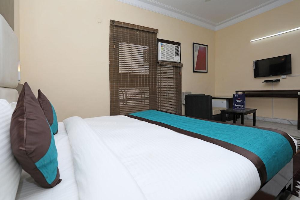 OYO 10057 Hotel Laksh Residency