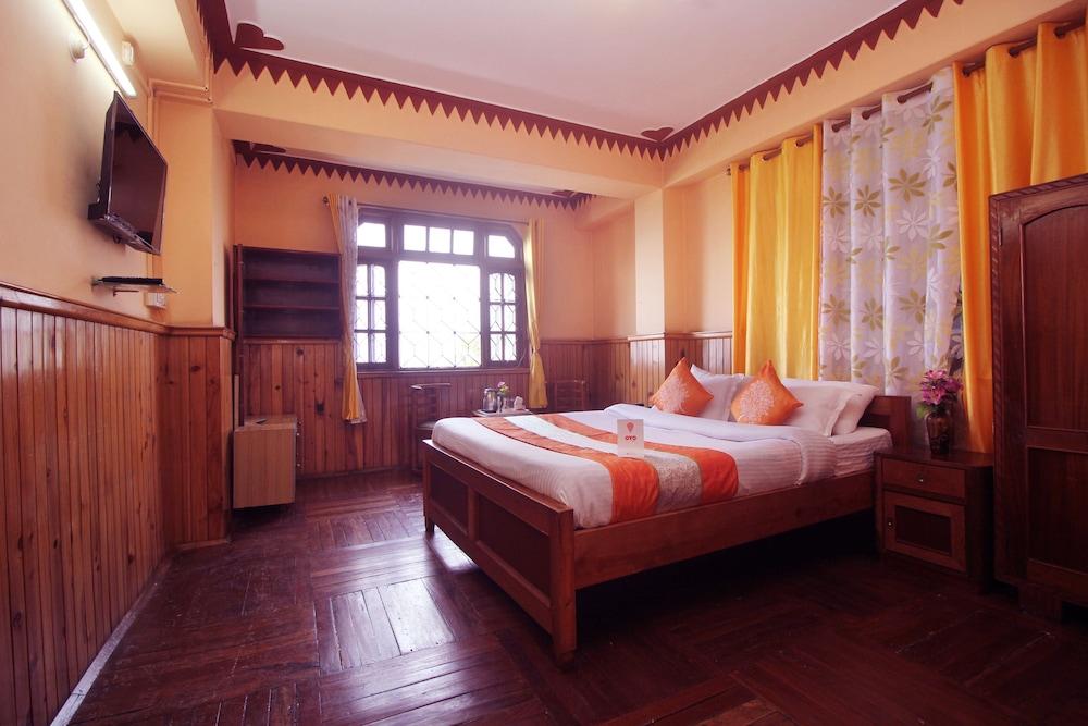 OYO 8719 Hotel Deep Residency