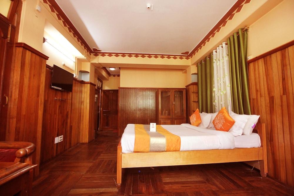 OYO 8719 Hotel Deep Residency
