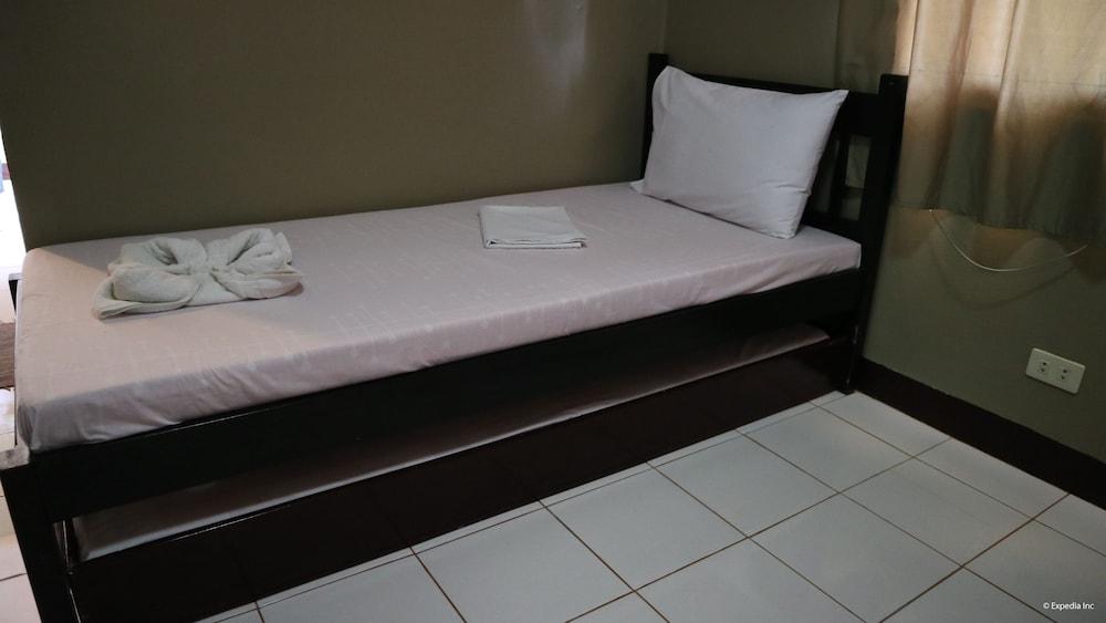 Lola Charing Pension