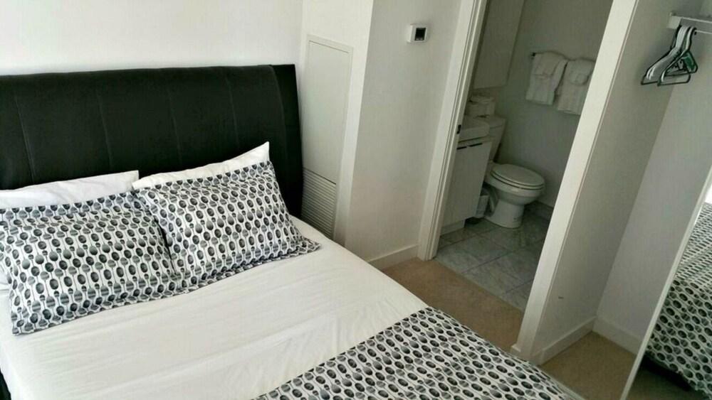 Pelicanstay at Rogers Centre