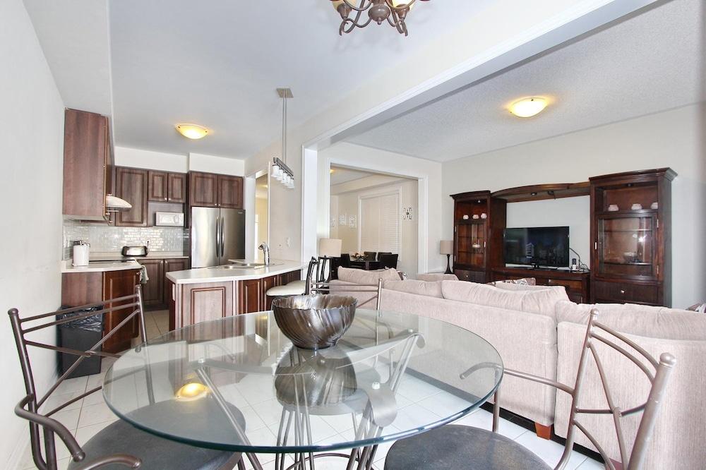 Executive Suite at Brampton House