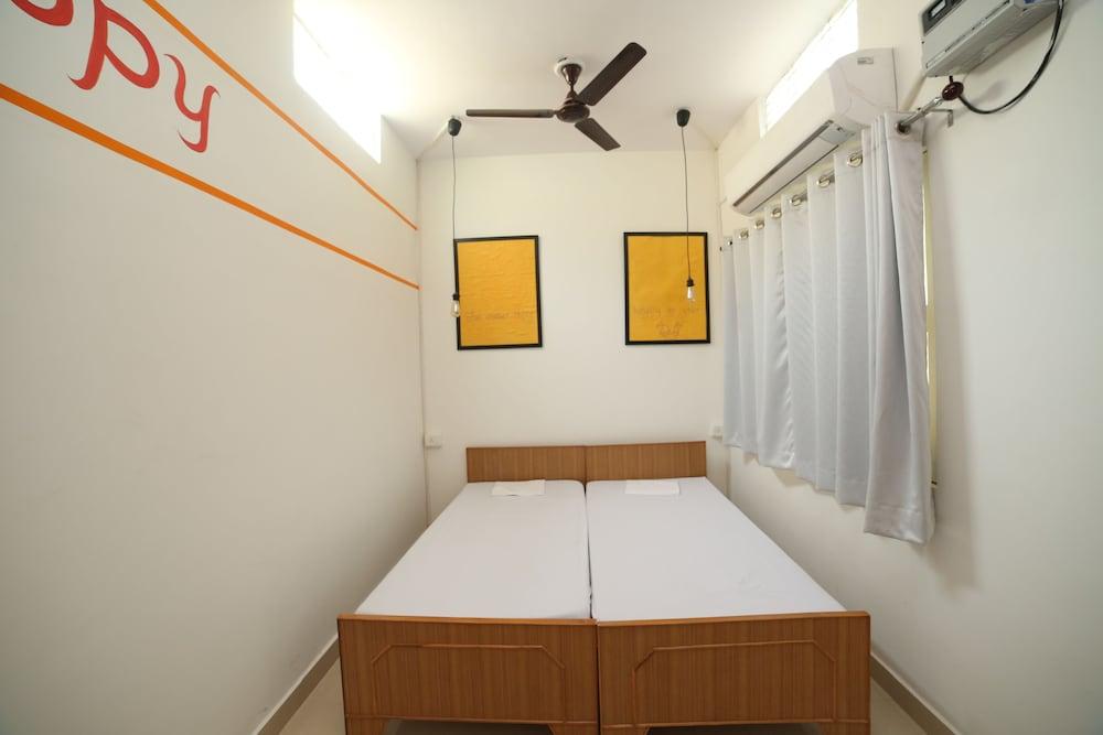 Roadhouse Hostel Varanasi