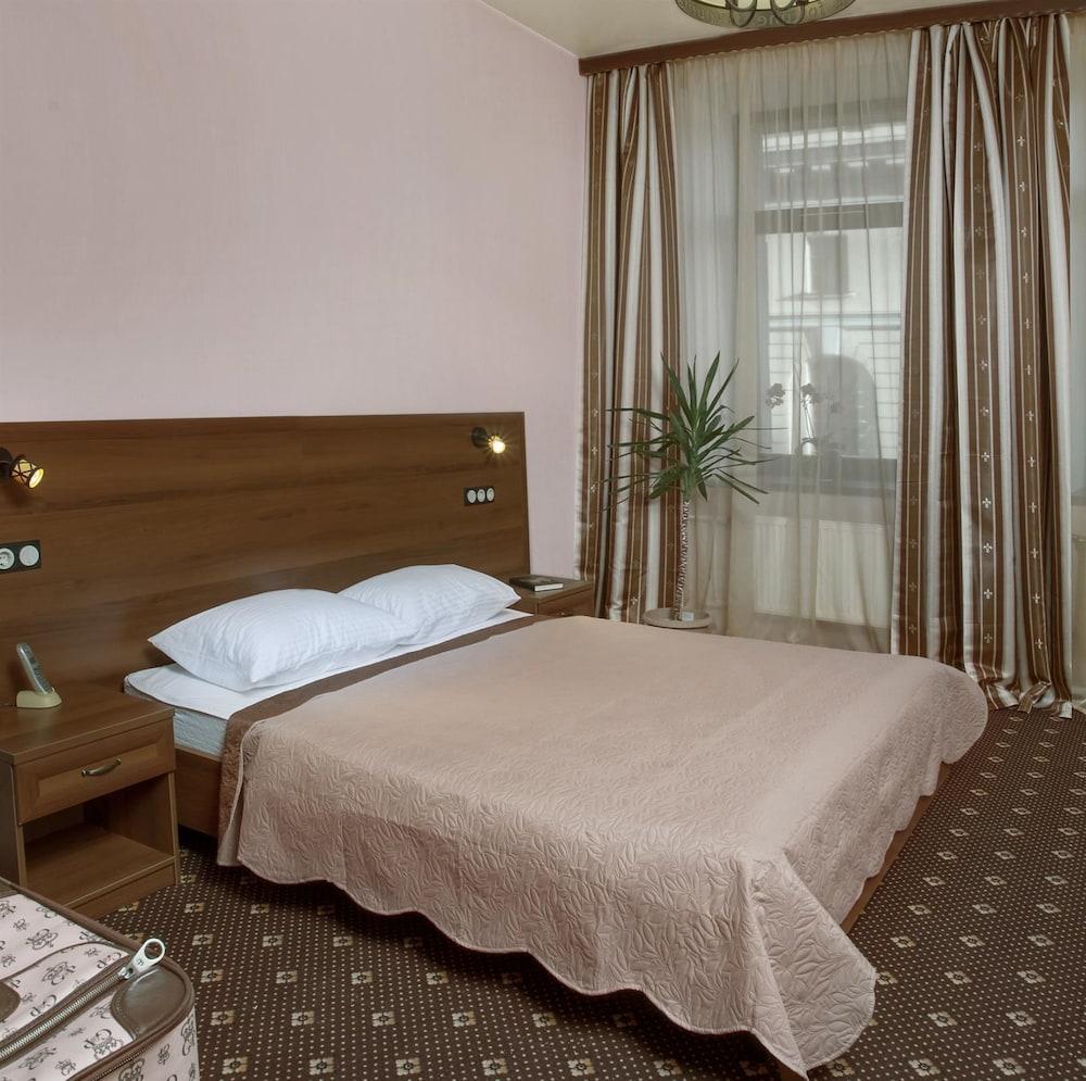 My Favorite Garden Hotel