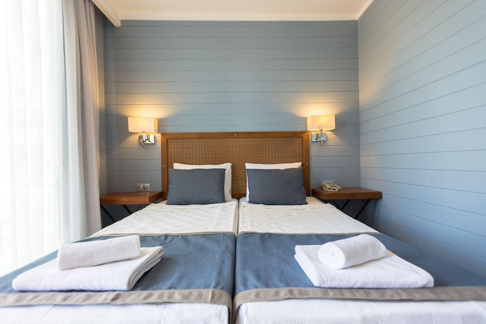 RİSUS RESORT HOTEL KUŞADASI