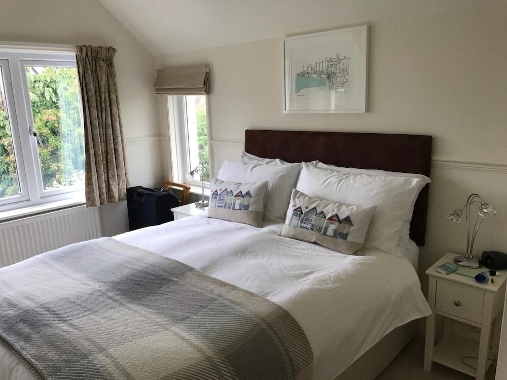 Coombe Bank Guest House