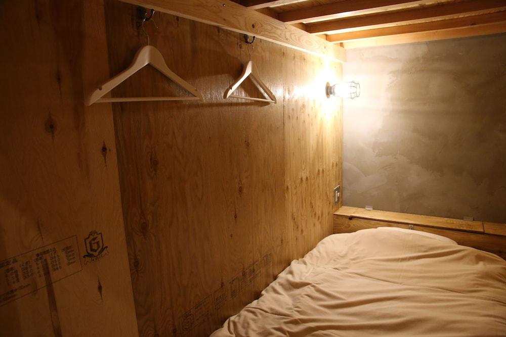 hostel&galleryGisgood