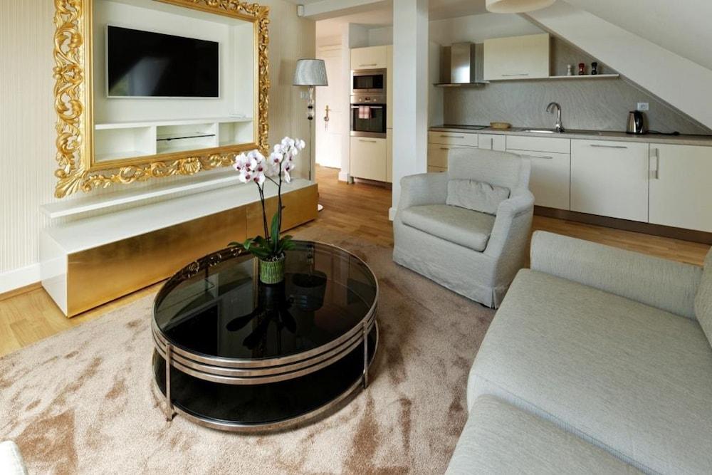 Apartments In Vila Marína