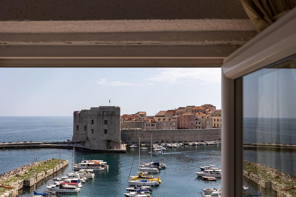 Old Town Sunrise Apartments