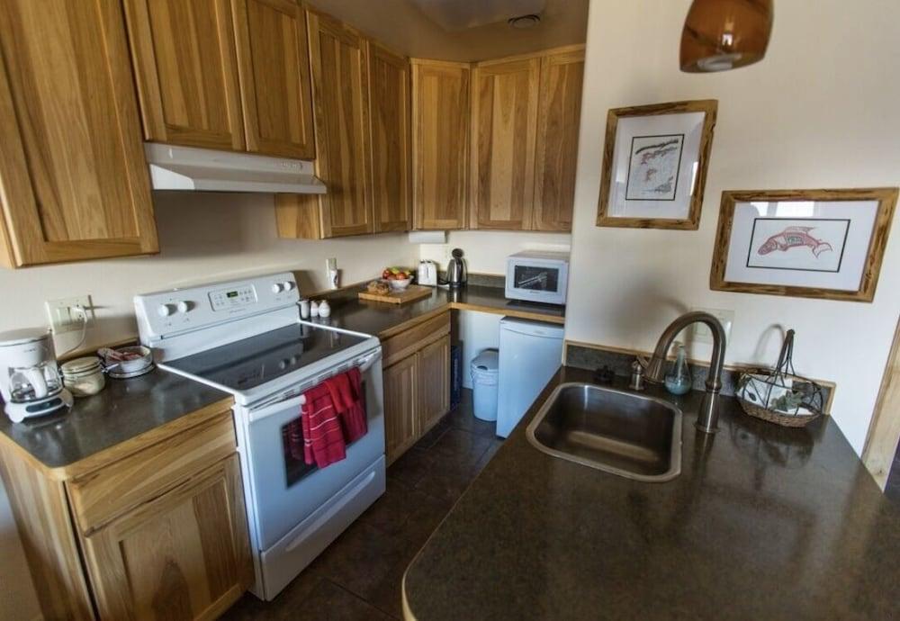 Front Row Bed and Breakfast