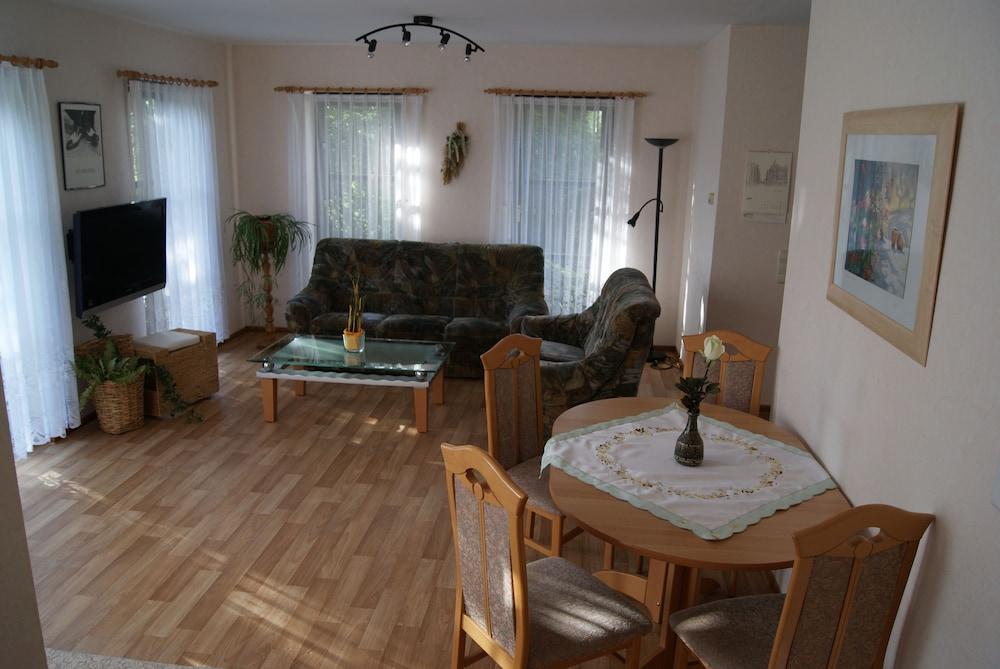 Ferienwohnungen Elsterblick