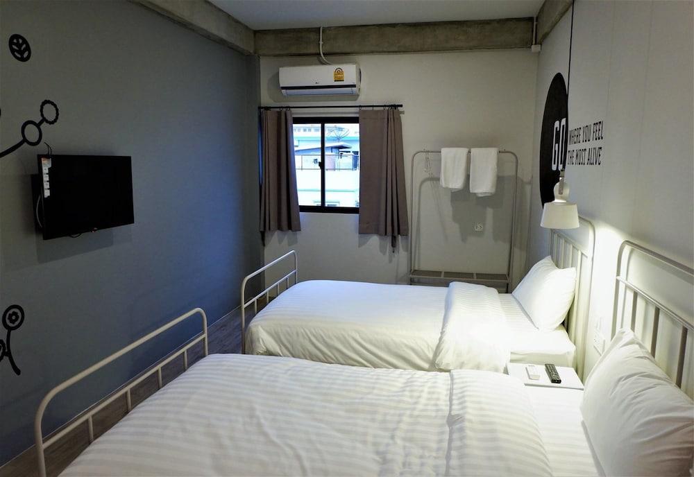 Bedspread Hostel - Adults Only