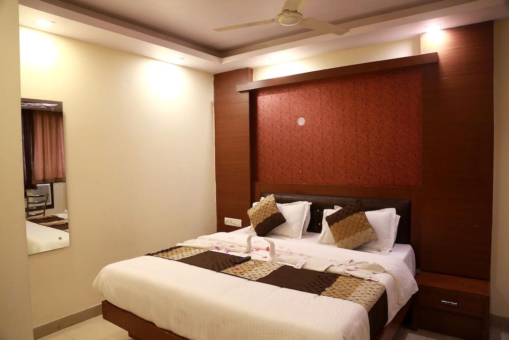 Hotel Shivam International