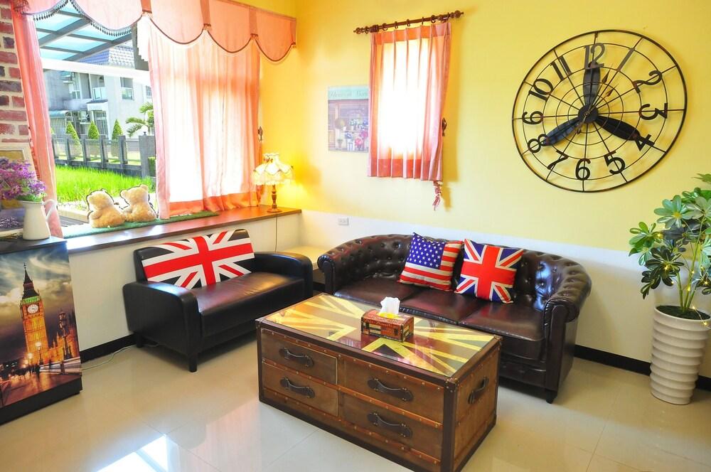 Happy Orange Homestay