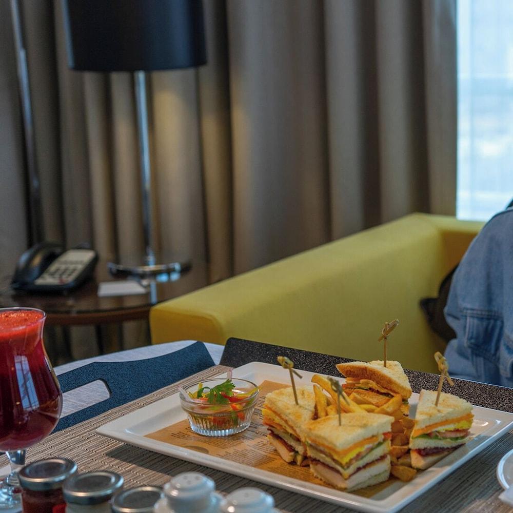 Centro Salama Jeddah by Rotana