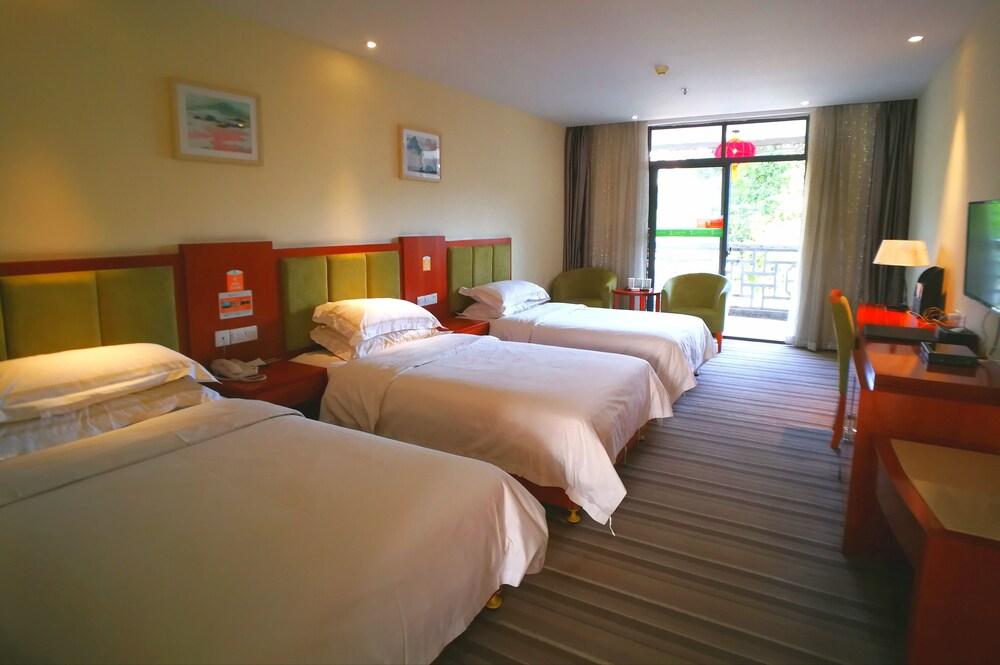 Yangshuo Leisure Tea Resort