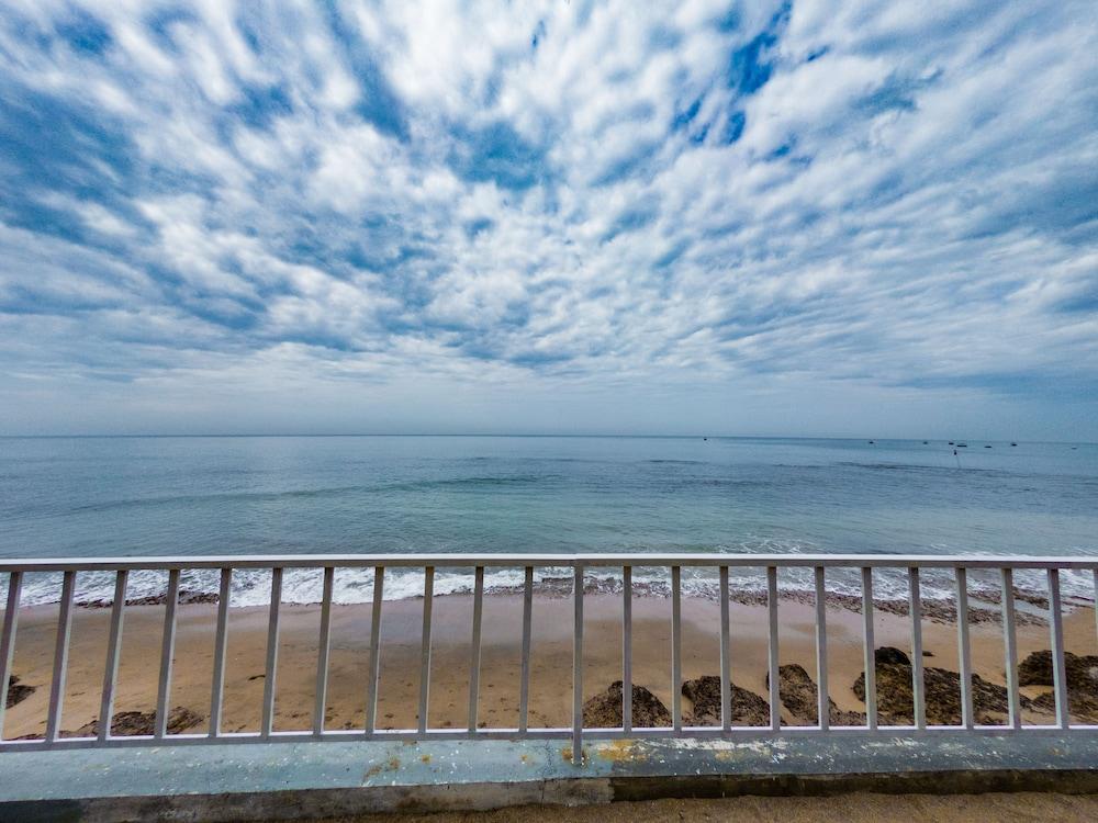 Vista Praia Beachfront Cottages