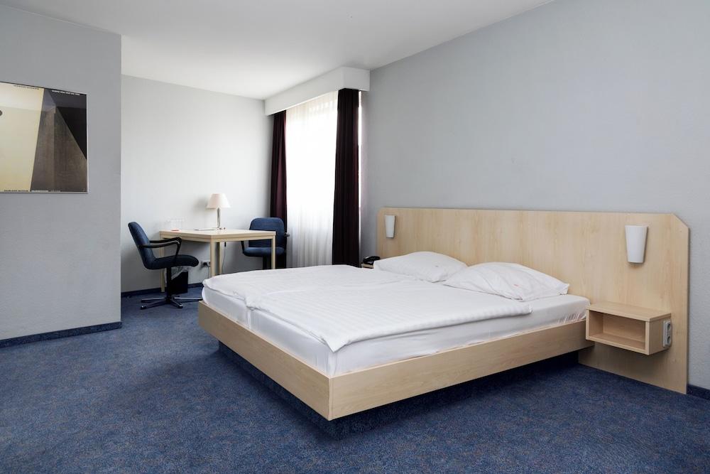 Hotel Meran Hallenbad & Sauna