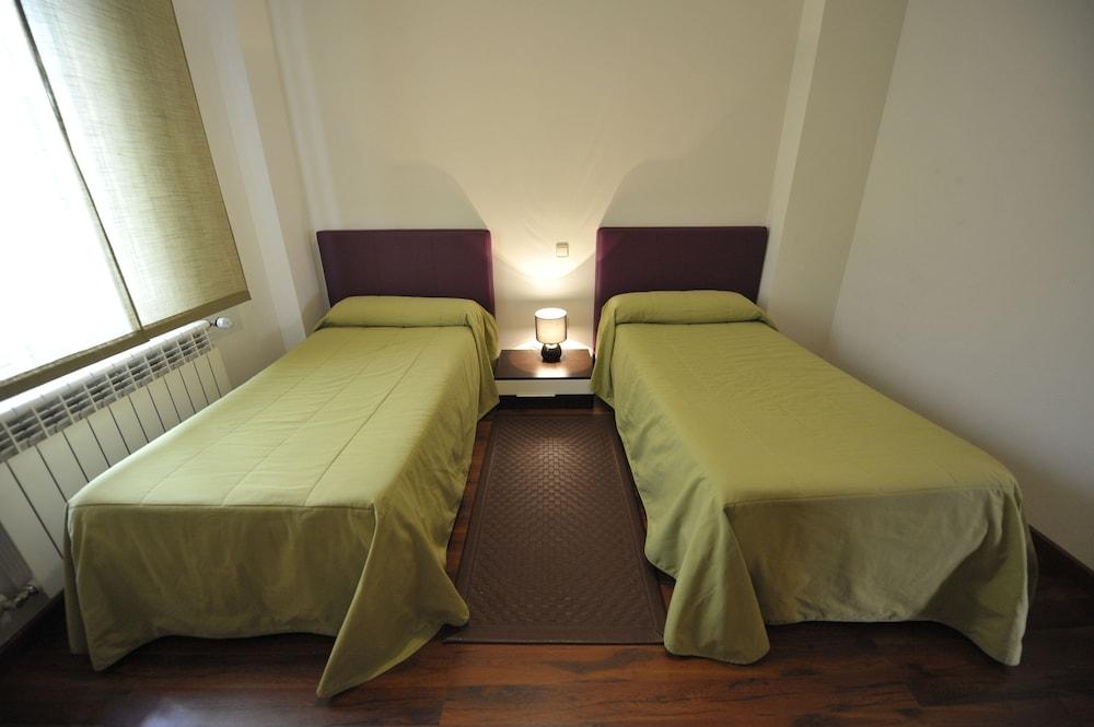 Apartamentos Turísticos Veladiez