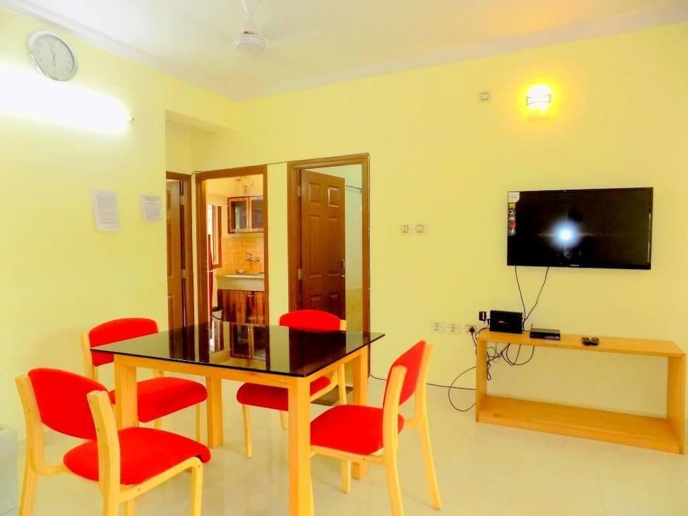 Spacious Apartment with Pool - CM008