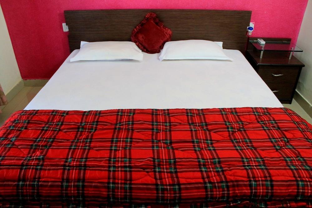 Spacious Fully AC Apartment - CM040