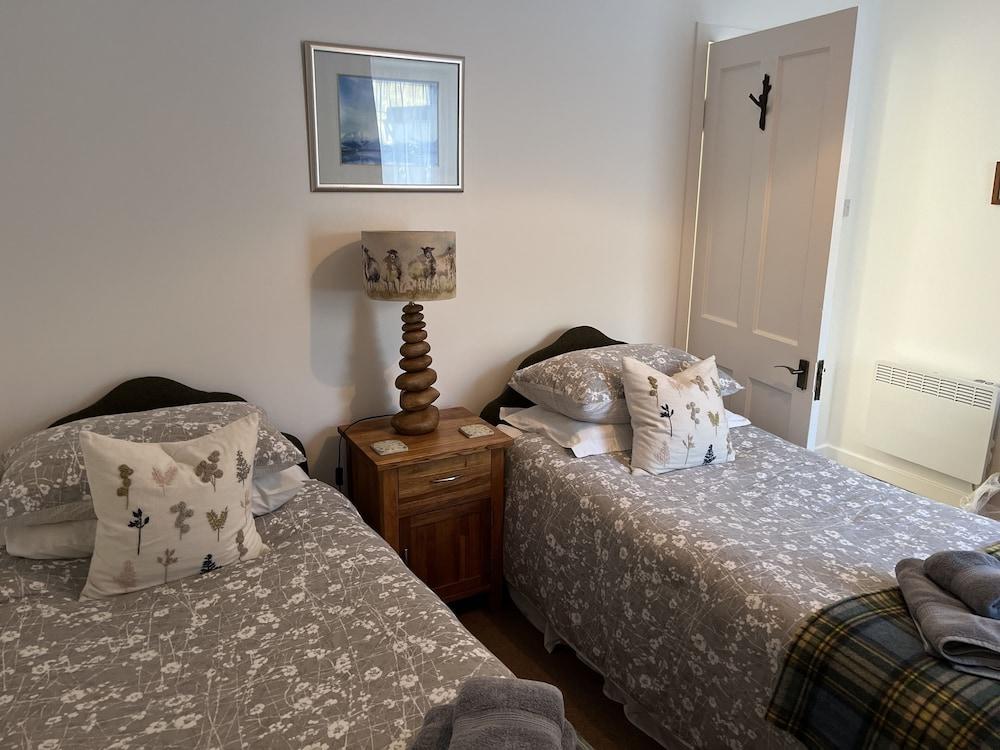 Harris White Cottage