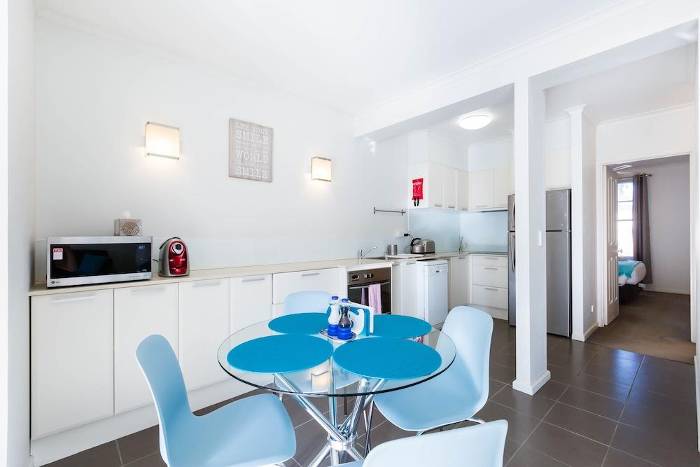 AMAL, 1BDR North Melbourne Apartment