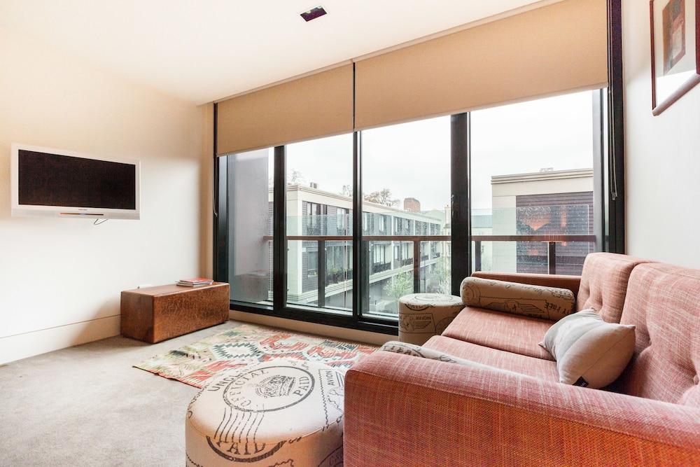 CELESTE, 1BDR East Melbourne Apartment