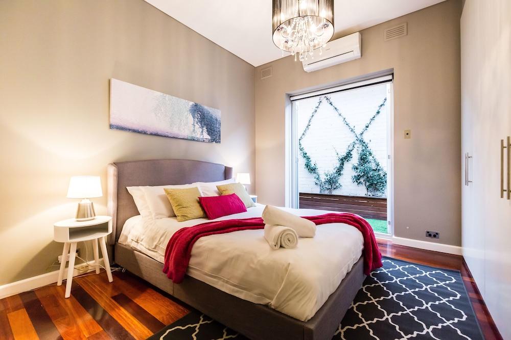 ELISE, 2BDR Windsor House