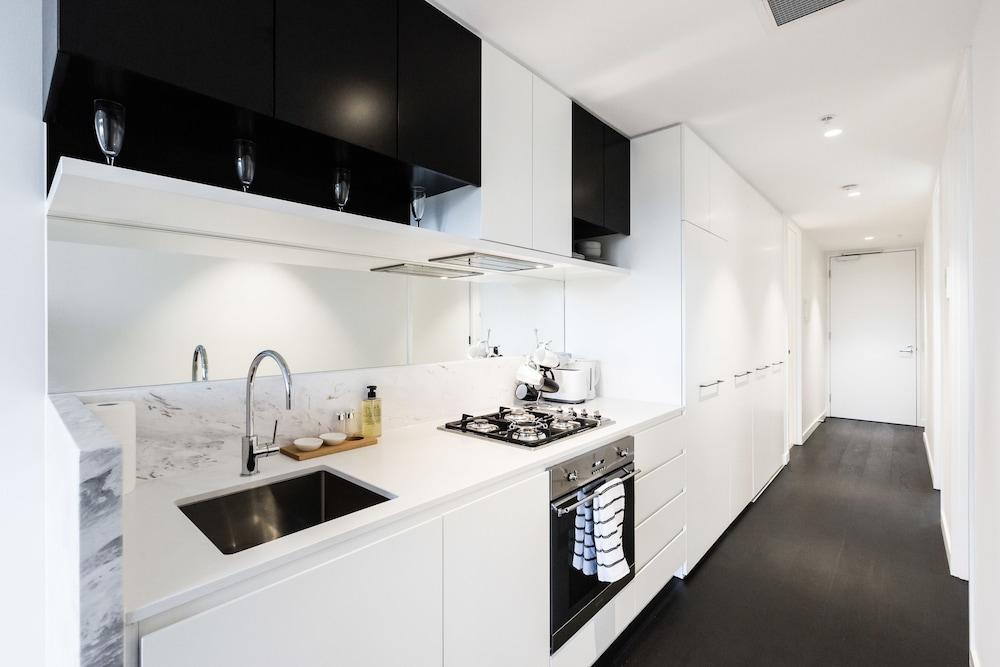 ESTHER, 2BDR South Yarra Apartment