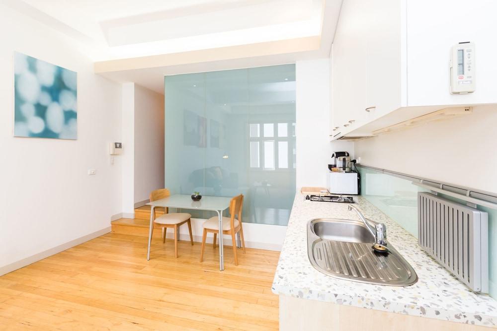GEM, 1BDR Melbourne Apartment