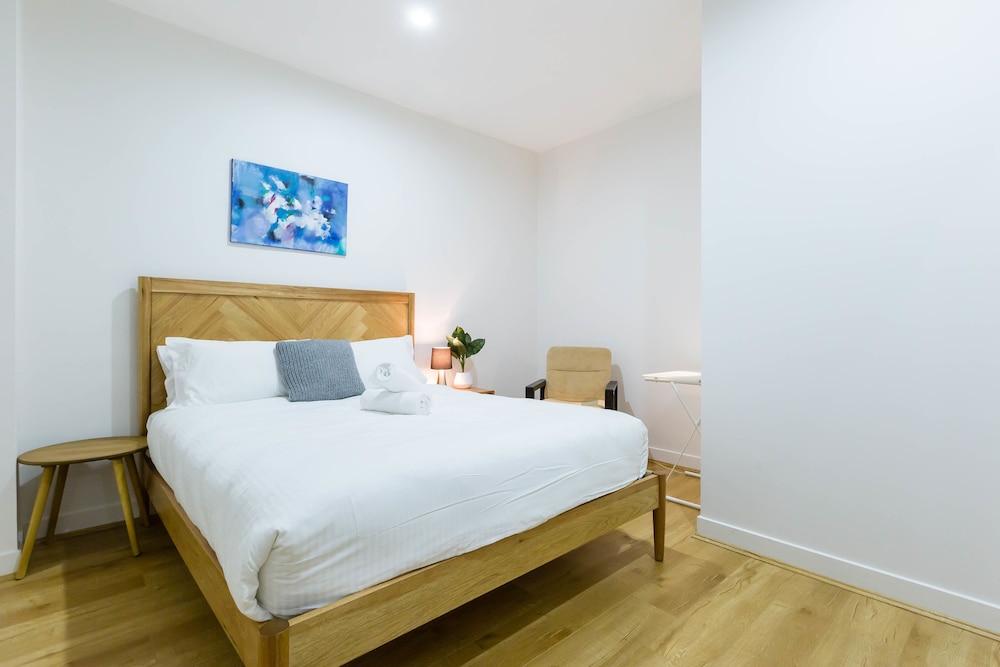 HAZEL, 3BDR Melbourne Apartment