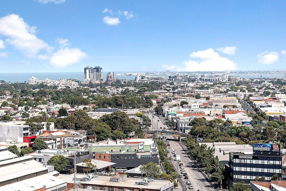 JOYCE, 1BDR Southbank Apartment