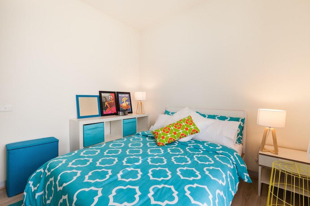 LENA, 2BDR Southbank Apartment